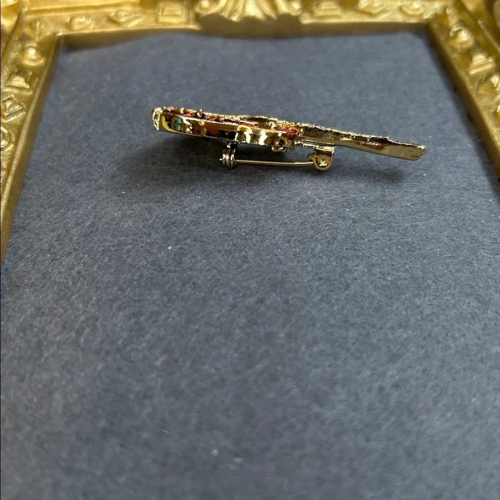 N/A elegant gold